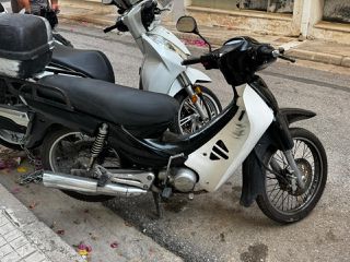 Modenas Kriss II 2000