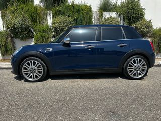 Mini Cooper 2017 F55-thumb-1