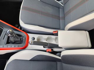 Volkswagen Polo 2018 1.0 TSi BEATS,95hp,LED,PDC,16".-thumb-37