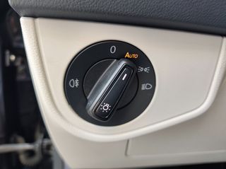 Volkswagen Polo 2018 1.0 TSi BEATS,95hp,LED,PDC,16".-thumb-42