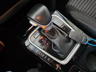 Kia Ceed / cee'd 2023 PHEV - F1 Pedals - Κάμερα οπισθοπορείας-thumb-16