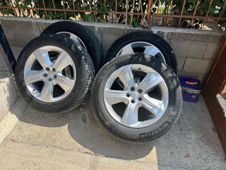 LAND ROVER 19’ MICHELIN PILOT SPORT TYRES AND WHEELS