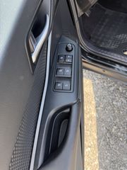 Toyota C-HR 2018 1,2 6MT C-HR-thumb-11