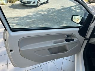 Volkswagen Up 2012-thumb-8