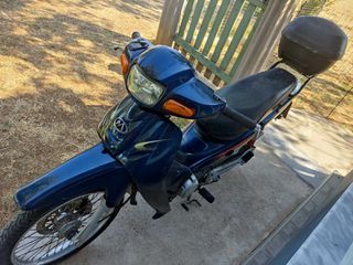 Modenas Kriss II 2004