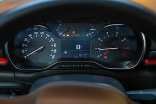 Citroen C3 2016 1.2cc PureTech 82hp (Navi)-thumb-18