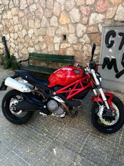 Ducati Monster 696 2009