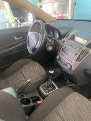 Kia Ceed / cee'd 2009-thumb-2
