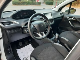 Peugeot 208 2016 1,2 / 82 hp - NAVI-CAMERA-CRUISE - BOOK SERVICE-thumb-1