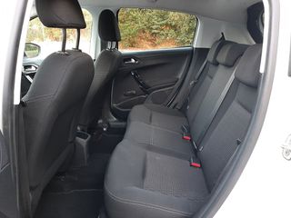 Peugeot 208 2016 1,2 / 82 hp - NAVI-CAMERA-CRUISE - BOOK SERVICE-thumb-16