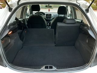 Peugeot 208 2016 1,2 / 82 hp - NAVI-CAMERA-CRUISE - BOOK SERVICE-thumb-19