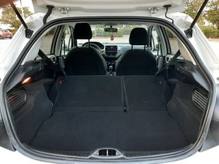 Peugeot 208 2016 1,2 / 82 hp - NAVI-CAMERA-CRUISE - BOOK SERVICE-thumb-20