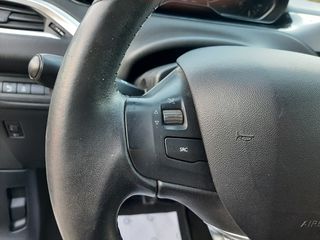 Peugeot 208 2016 1,2 / 82 hp - NAVI-CAMERA-CRUISE - BOOK SERVICE-thumb-23