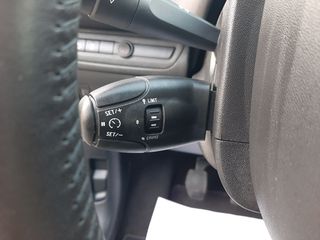 Peugeot 208 2016 1,2 / 82 hp - NAVI-CAMERA-CRUISE - BOOK SERVICE-thumb-25