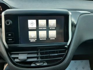 Peugeot 208 2016 1,2 / 82 hp - NAVI-CAMERA-CRUISE - BOOK SERVICE-thumb-28