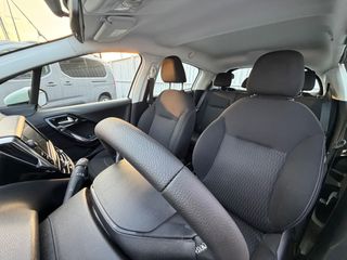 Peugeot 208 2019 DIESEL 100HP 6-ΤΑΧΥΤΟ ΜΕ ΑΠΟΣΥΡΣΗ ΕΩΣ -€1.500-thumb-7