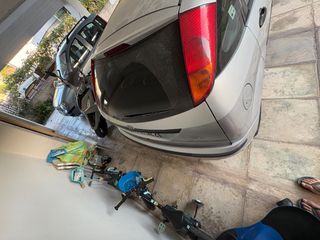 Ford Focus 2002-thumb-2