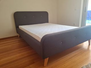 Semi double bed with mattress (140x200) in perfect conditions