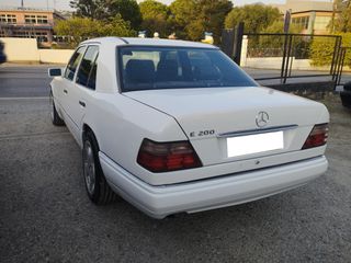 Mercedes-Benz E 200 1995 Facelift, 136PS, Clima, Ελληνικό, Άριστο!-thumb-2