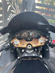 Suzuki Hayabusa 2001-thumb-6