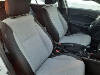 Hyundai i 20 2015 * 1.2 TREND* 117000km* FULL EXTRA*-thumb-13