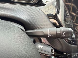 Peugeot 2008 2017 1.2 PURETECH 110 ALLURE PANORAMICParktronic/Park-Assist/Navi-thumb-66