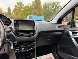 Peugeot 2008 2017 1.2 PURETECH 110 ALLURE PANORAMICParktronic/Park-Assist/Navi-thumb-41