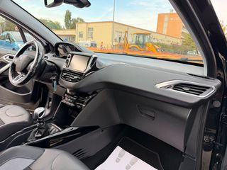Peugeot 2008 2017 1.2 PURETECH 110 ALLURE PANORAMICParktronic/Park-Assist/Navi-thumb-45