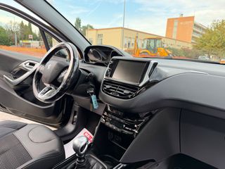 Peugeot 2008 2017 1.2 PURETECH 110 ALLURE PANORAMICParktronic/Park-Assist/Navi-thumb-47