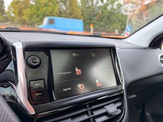 Peugeot 2008 2017 1.2 PURETECH 110 ALLURE PANORAMICParktronic/Park-Assist/Navi-thumb-54