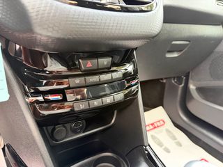 Peugeot 2008 2017 1.2 PURETECH 110 ALLURE PANORAMICParktronic/Park-Assist/Navi-thumb-61