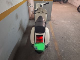 Vespa P 200 E 1982-thumb-4