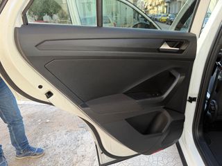 Volkswagen T-Roc 2020 1.5 TSI 150PS DSG7-thumb-16