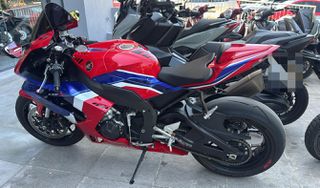 Honda CBR 1000RR 2020-thumb-1