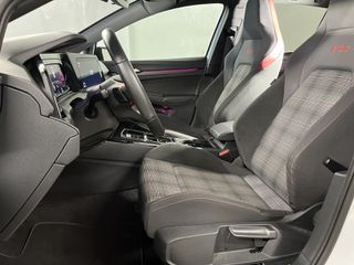 Volkswagen Golf 2023 VIII GTI 2.0 TSI-thumb-6
