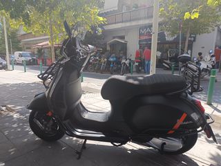Piaggio Vespa GTS 300 2024