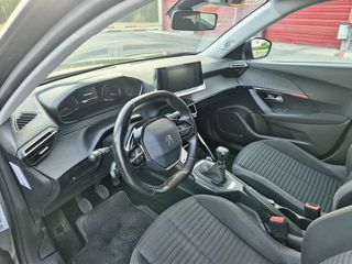 Peugeot 2008 2020 1.2 ACTIVE PLUS-thumb-8