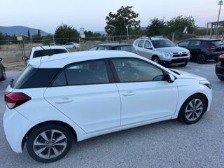 Hyundai i 20 2016-thumb-2