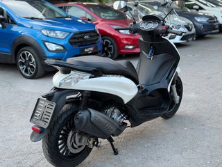 Piaggio Beverly 300i 2016-thumb-3
