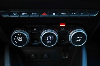 Dacia Duster 2023 1.5 Blue dCi 115hp JOURNEY (4x4)-thumb-36