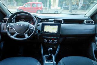 Dacia Duster 2023 1.5 Blue dCi 115hp JOURNEY (4x4)-thumb-2