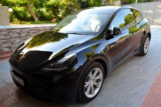 Tesla Model Y 2023 standard range RWD