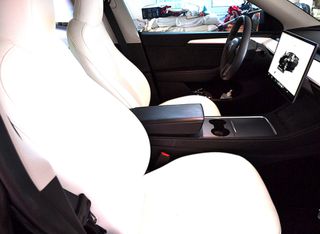 Tesla Model Y 2023 standard range RWD-thumb-9