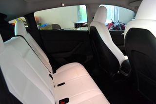 Tesla Model Y 2023 standard range RWD-thumb-11