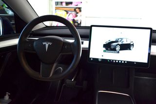 Tesla Model Y 2023 standard range RWD-thumb-12
