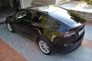 Tesla Model Y 2023 standard range RWD-thumb-3