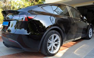 Tesla Model Y 2023 standard range RWD-thumb-1