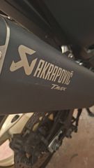 Akrapovic black racing-thumb-2
