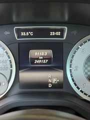 Mercedes-Benz A 180 2015-thumb-2