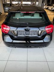 Mercedes-Benz A 180 2015-thumb-1